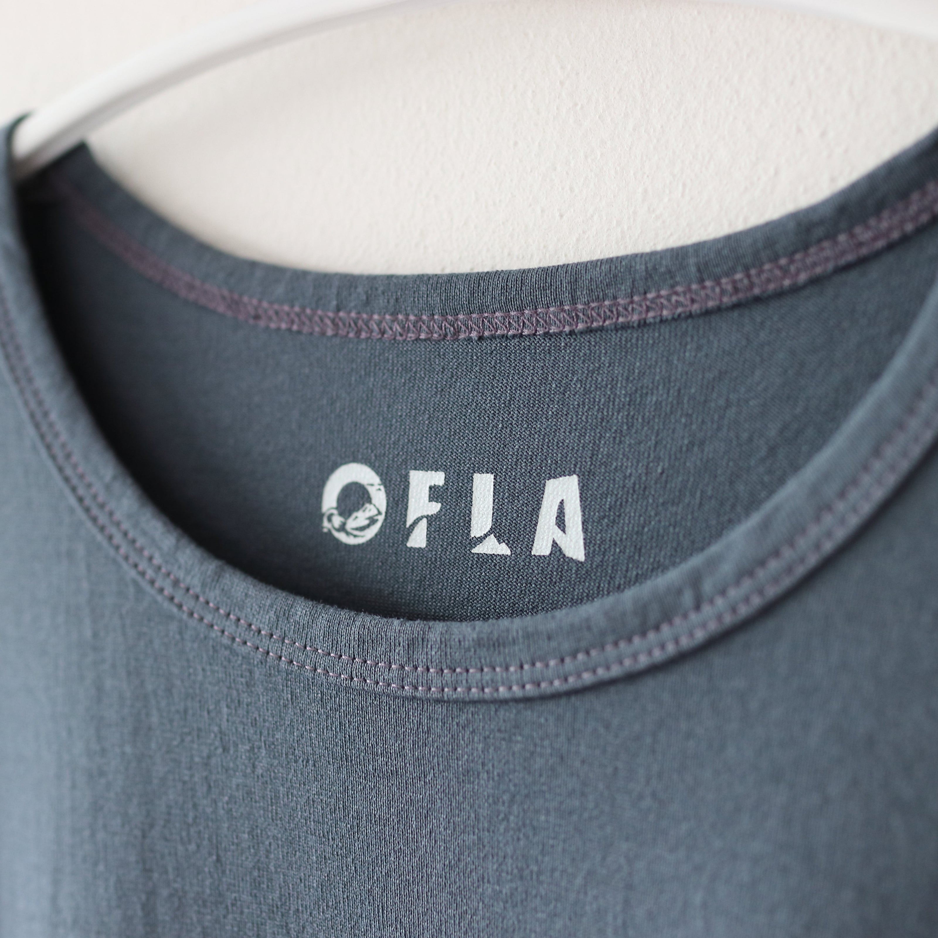 ※藍鼠は光の当たり方で色が変わって見えます